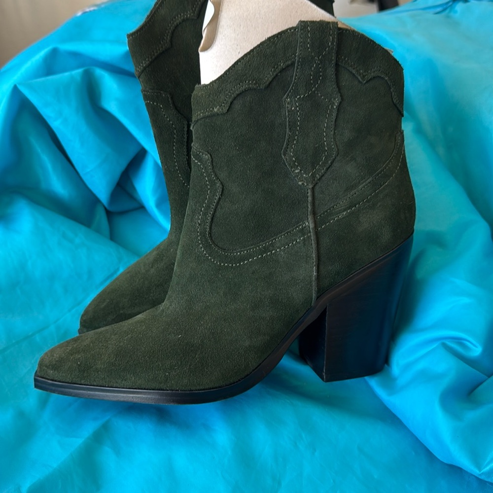 Brand new Marc Fisher boots!